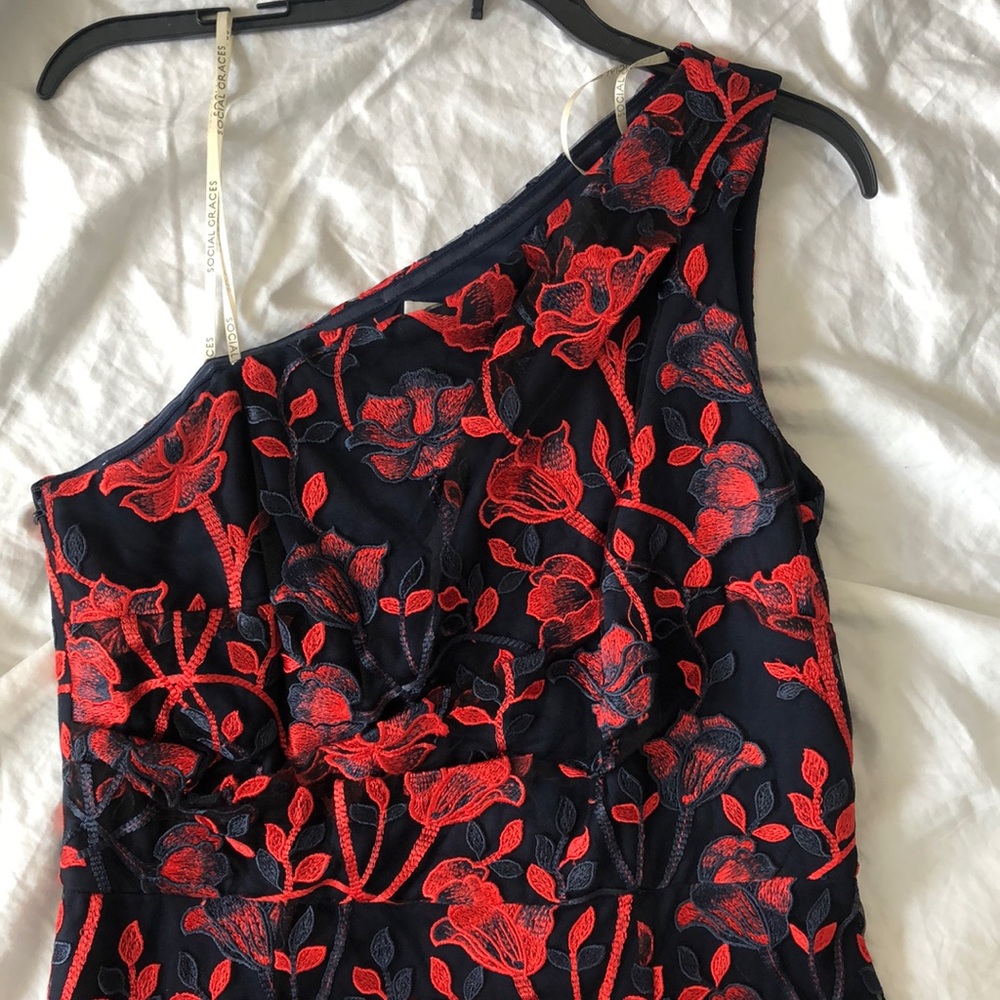 Off Shoulder Dress - Picture 4 of 5